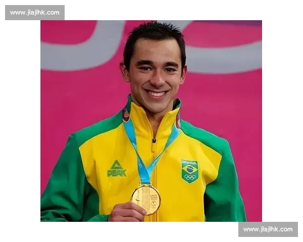 雨果夺冠夜见证传奇谢幕：与波尔合照，荣幸之至！