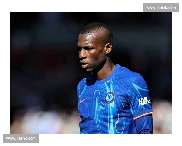 拜仁 5500 万欧压哨报价吉滕斯未果，切尔西 6500 万欧抢下英格兰新星