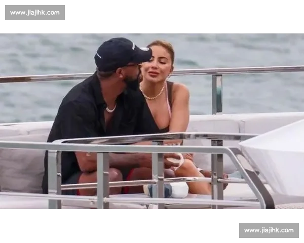 马库斯 - 乔丹携神似前女友的模特女友迈阿密海滩甜蜜度假